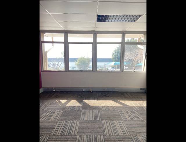 511M² OFFICE TO LET IN KELVIN